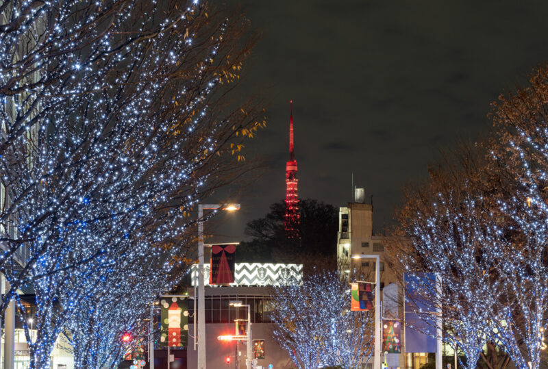 Une ville décorée avec des led