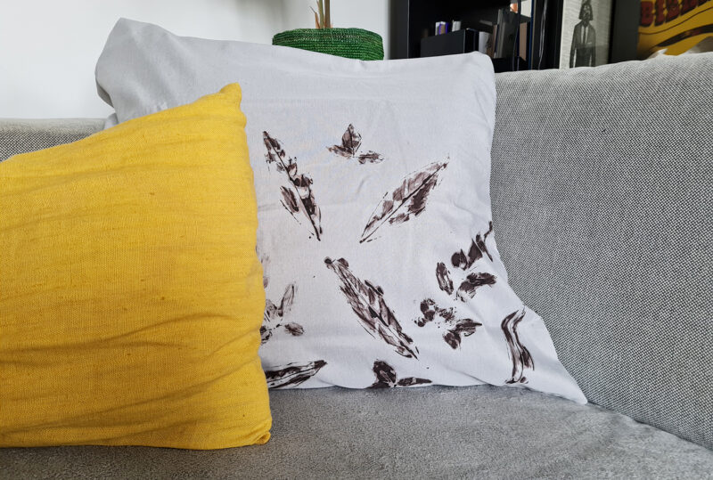 DIY : créer un coussin végétal avec des feuilles