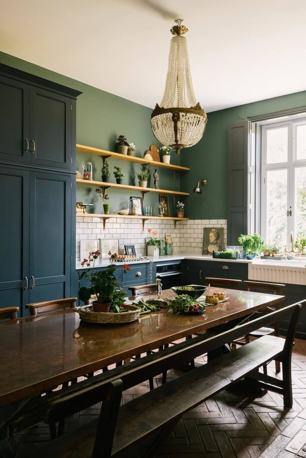 une cuisine verte avec une deco neo rustique - Composer une décoration néo-rustique pour une ambiance tendance